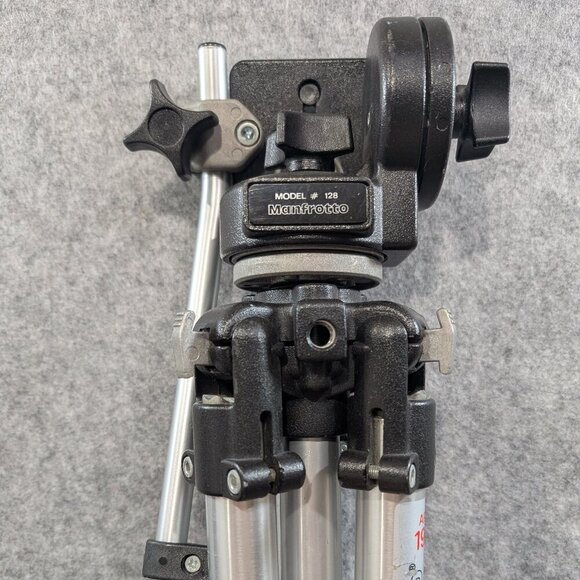 Manfrotto Other - Manfrotto Art 190 Tripod with #128 fluid head - Aluminum legs Made In Italy